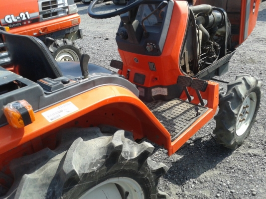 รถไถนาคูโบต้า 2 เพลา  15 แรงม้า  3สูบ  พร้อมใช้งาน