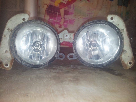 ขายไฟตัดหมอกใส่รถเก๋งตระกูลhonda1200บาท