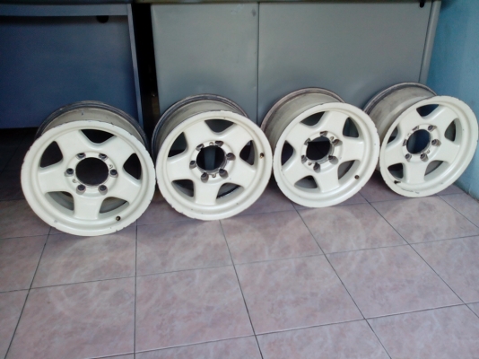 ขายล้อลายเบรดเล่ย์ 15 x 8 สวยๆเลยครับ