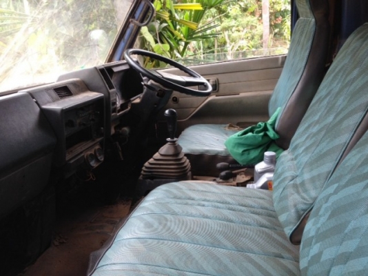 6ล้อดั้มพ์ isuzu 115แรงม้า รถสวย สภาพพร้อมใช้งาน เครื่องดี คัทซีมีสนิมบ้าง เอกสารเล่มทะเบียน ราคาต่อรองได้ 087-2976734