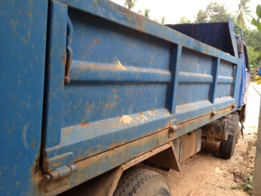 6ล้อดั้มพ์ isuzu 115แรงม้า รถสวย สภาพพร้อมใช้งาน เครื่องดี คัทซีมีสนิมบ้าง เอกสารเล่มทะเบียน ราคาต่อรองได้ 087-2976734