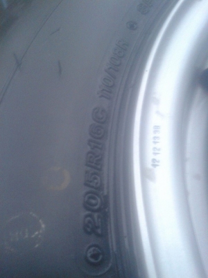 ยางป่าว205R16ป้ายแดงบิดโตนดูเลอร์689ปี13ดอกสวยสีมีตุมเต็ม