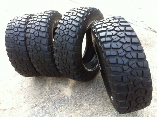 ขายยาง BF Goodrich Mud-terrain KM2 ขนาด 285 75 r16 ปี12 ขายยาง BF Goodrich Mud-terrain KM2 ขนาด 285 75 r16 ปี12