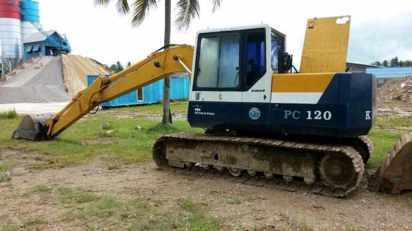 ขายด่วน KOMATSU PC 120-5 เอกสารinvoice รถสวยพร้อมใช้ค่ะ