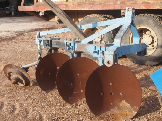 ขายเทเลอร์พ่วงรถไถ และ ผานบุกเบิก 3 จาน