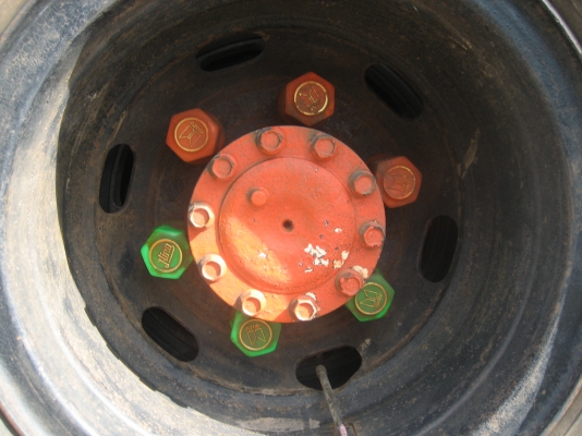 NISSAN  FE 6   เครื่อง 160 แรง  700,000 บาท