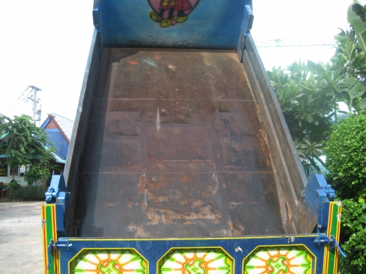 NISSAN  FE 6   เครื่อง 160 แรง  700,000 บาท