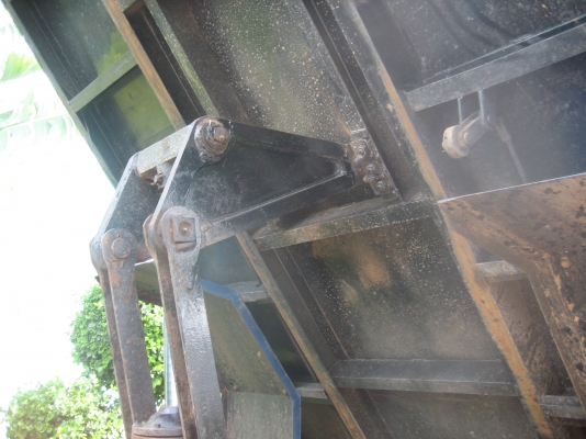 NISSAN  FE 6   เครื่อง 160 แรง  700,000 บาท