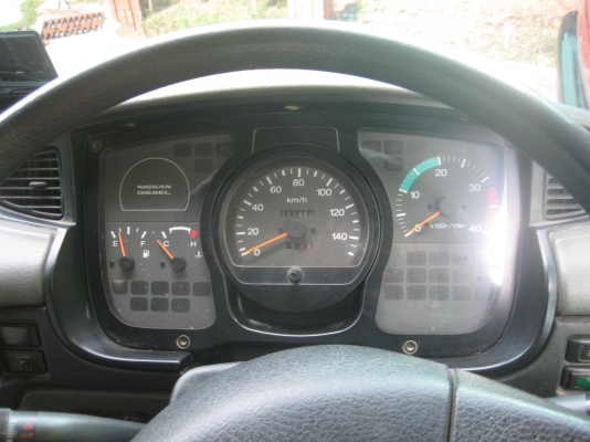 NISSAN  FE 6   เครื่อง 160 แรง  700,000 บาท