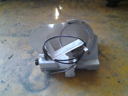 ขายเครื่องสไลด์หมู-เนื้อ ปรับความหนา-บางได้ตามใจชอบ เป็นมิเนียมทั้งตัว ขาย 4500 บาท