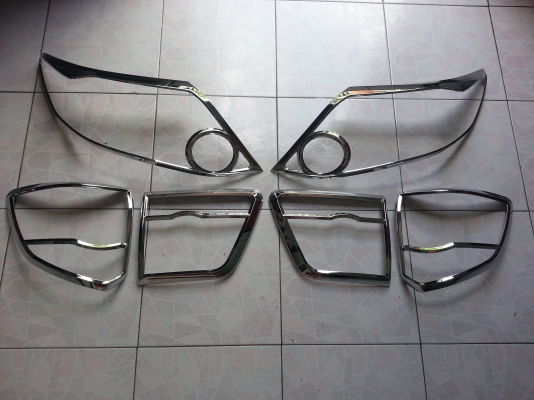 ขายครอบไฟโคเมี่ยมแต่ง fortuner 2012 ยี่ฮ้อ PITT มี5รายการ ขายครอบไฟโคเมี่ยมแต่ง fortuner 2012 ยี่ฮ้อ PITT มี5รายการ