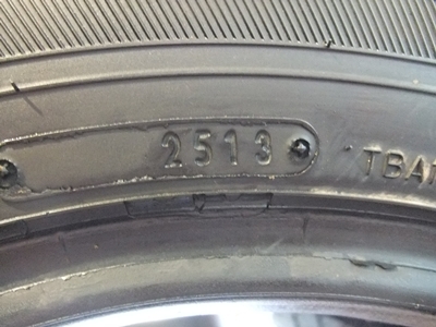 ยาง Dunlop 215/70/15 ปี13 2เส้น ปี12 2เส้น ยาง Dunlop 215/70/15 ปี13 2เส้น ปี12 2เส้น