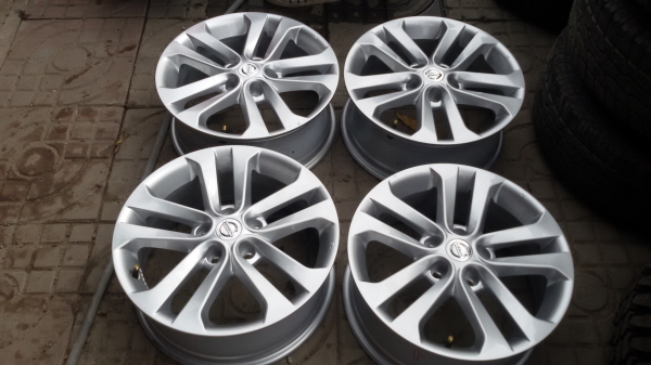 ล้อจุปขอบ17 5รู114ถอดป้ายแดงชุดละ6800