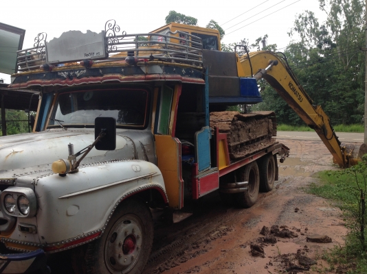 ขายรถแมคโค KOMATSU 120 รุ่น 3 ราคา 370,000