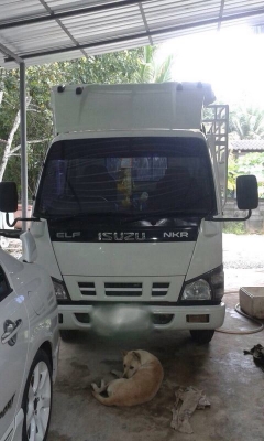 รถอีซูซุ 6 ล้อ NKR รั้ว ( ไม่ดั้ม ) 100 แรงม้า. ปี 49 สนใจติดต่อ 081 - 6079515 รถอีซูซุ 6 ล้อ NKR รั้ว ( ไม่ดั้ม ) 100 แรงม้า. ปี 49 สนใจติดต่อ 081 - 6079515