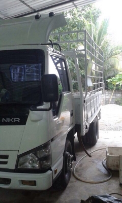 รถอีซูซุ 6 ล้อ NKR รั้ว ( ไม่ดั้ม ) 100 แรงม้า. ปี 49 สนใจติดต่อ 081 - 6079515 รถอีซูซุ 6 ล้อ NKR รั้ว ( ไม่ดั้ม ) 100 แรงม้า. ปี 49 สนใจติดต่อ 081 - 6079515