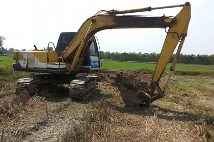 ***ขายแล้วครับขอบคุณ Truck2hand ขายดาวน์เปลี่ยนสัญญา แบคโฮ KOBELCO Mark3 sk120 LP-06137 ไฟฟ้าตัด เหลือมอร์เตอร์คันเร่ง เครื่องเดิมปั้มเดิม เครื่อง ISUZU 4BG1-125HP แน่นดี แรง แห้งดี ปั้มดี ทำงานดีไม่โหลด เอวแน่นดี ช่วงล่างดี70-80\% แทรกดีครบ โรลเลอร์ดี โซ่