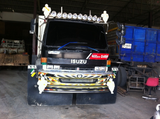 ขายรถ 10 ล้อ ISUZU 240 F เกีร์ยฟูลเลอร์ 10 เกีร์ย ดั้ม 2 เพลา พร้อมใช้งาน