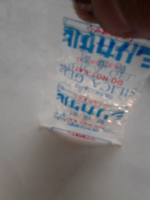 ขายเม็ดสาร กันความชื้น ซิลิก้าเจล ใส่รองเท้า และอุปกรณ์อื่นๆ  ติดต่อTEL. 081-427-3941