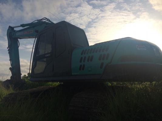 ขายรถแบคโฮ KOBELCO  sk 200-5 super มีลายหัวเจาะซื้อมา 1 ปีสภาพ 100\% ด่วนเอกสารพร้อมอยากขายด่วนราคาลดแล้ว
