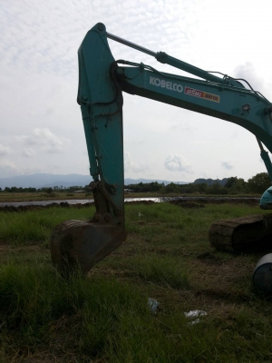 ขายรถแบคโฮ KOBELCO  sk 200-5 super มีลายหัวเจาะซื้อมา 1 ปีสภาพ 100\% ด่วนเอกสารพร้อมอยากขายด่วนราคาลดแล้ว