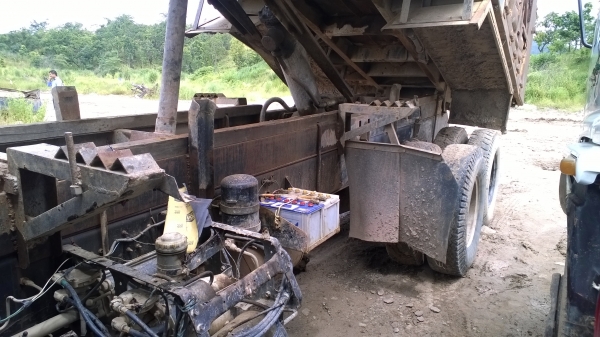 (270แรงมี3คัน..ลงใหม่) ปี*2006มี2คัน ปี2004มี1คัน..ชัดเจน...รถต้องเก็บซ่อมบ้าง..ใช้งานอยู่ที่เหมืองทุกว้น