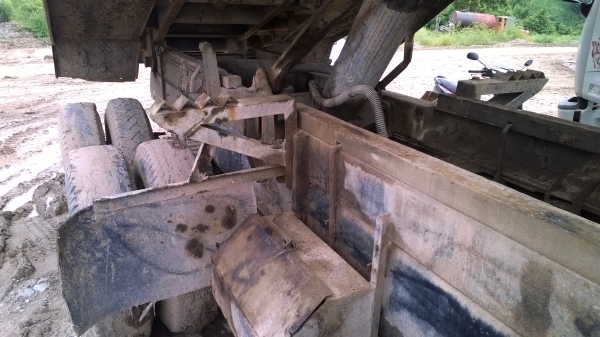 (270แรงมี3คัน..ลงใหม่) ปี*2006มี2คัน ปี2004มี1คัน..ชัดเจน...รถต้องเก็บซ่อมบ้าง..ใช้งานอยู่ที่เหมืองทุกว้น