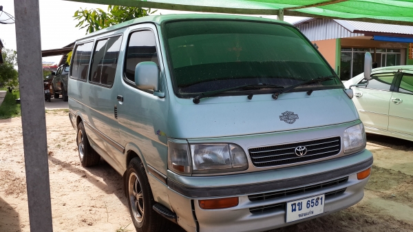 ขายด่วนรถตู้TOYOTAสภาพสวยแอร์เย็น เครื่องดี ยางสวยใช้งานได้นานราคาไม่แพงโทร0843923995