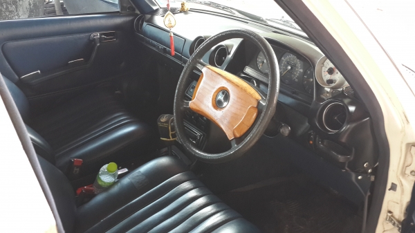 ขายรถBENZ E230สภาพดีวางเครื่องJติดแก๊สLPGเครื่องเสียงพน้อม ทะเบียนเต็มราคาโทร0843923995