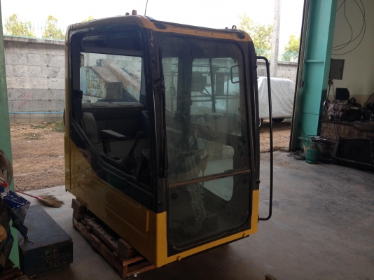 หัวเก๋งรถแบ็คโฮ KOMATSU'CAT