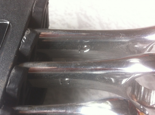 ชุดประแจรวม 8 ชื้น เกรด PREMIUN ยี่ห้อ MAXTOOL เหมาะเอาติดรถติดบ้านไว้ บรรจุในช่องเก็บพลาสติกแข็งสวยงาม มีเบอร์ 8 - 19