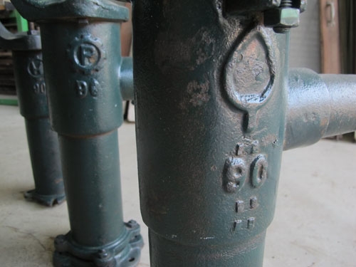 ขายปั๊มน้ำมือโยกเก่าโบราณ เหล็กหล่อหนักมาก เอาไว้ตกแต่งบ้าน รีสอร์ต