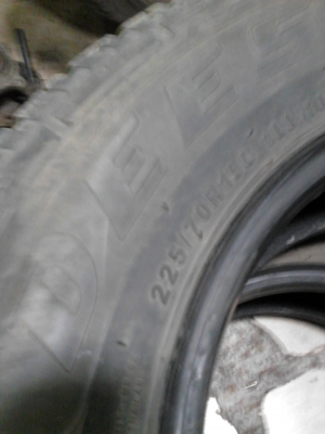 225/70R15  DEESTONE PAYAK R403  มี 2 เส้น TEL.081-427-3941