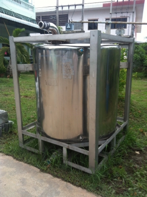 ขาย ถังน้ำสแตนเลส อย่างดี หนามาก 300กิโล