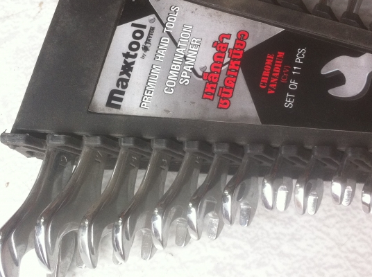 ชุดประแจรวม(แหวน-ปากตาย) 11ชื้น เหมาะเอาติดรถติดบ้านไว้ ระดับเกรด PREMIUN ยี่ห้อ MAXTOOL บรรจุในช่องเก็บพลาสติกแข็งสวยงาม มีเบอร์  6-19