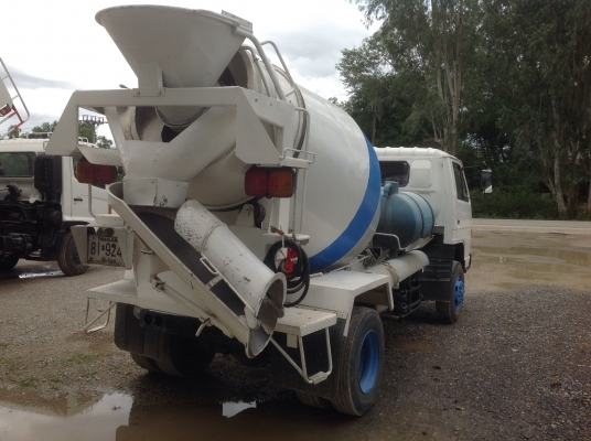 ขายรถโม่ปูน  ขนาด  2.5  คิว  ISUZU  195  แรงม้า เครื่อง 6HE1