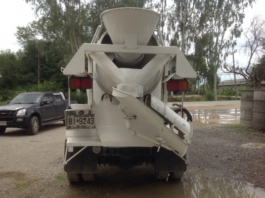 ขายรถโม่ปูน  ขนาด  2.5  คิว  ISUZU  195  แรงม้า เครื่อง 6HE1