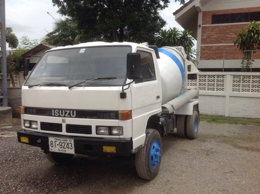 ขายรถโม่ปูน  ขนาด  2.5  คิว  ISUZU  195  แรงม้า เครื่อง 6HE1
