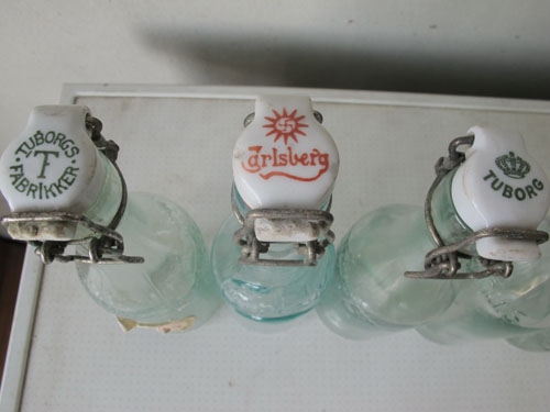 ขายขวดเครื่องดื่มเก่านอก ฝาจุกทำด้วยกระเบื้องเคลือบหลากหลายยี่ห้อครับ