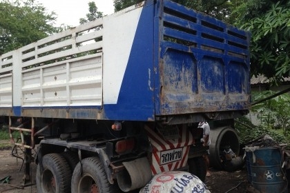 ขายด่วน!!! หางกึ่งพ่วง ดัมพ์ 2เพลา แท่นแหนบเป็นเพลาโบกี้ของ Hino ทั้งชุด ยาว 7.50 ม. ทะเบียนพร้อม ยางดี