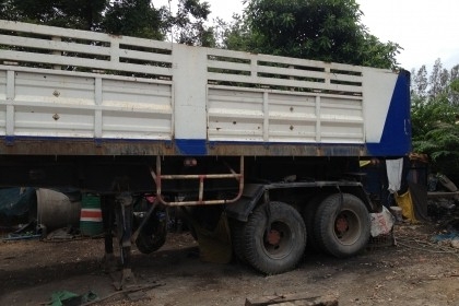 ขายด่วน!!! หางกึ่งพ่วง ดัมพ์ 2เพลา แท่นแหนบเป็นเพลาโบกี้ของ Hino ทั้งชุด ยาว 7.50 ม. ทะเบียนพร้อม ยางดี