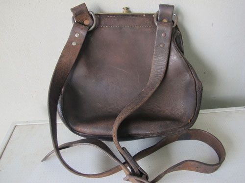 ขายกระเป๋าหนังแท้เก่าโบราณอายุร่วมร้อยปี ของนอกแท้ๆงานHandmade