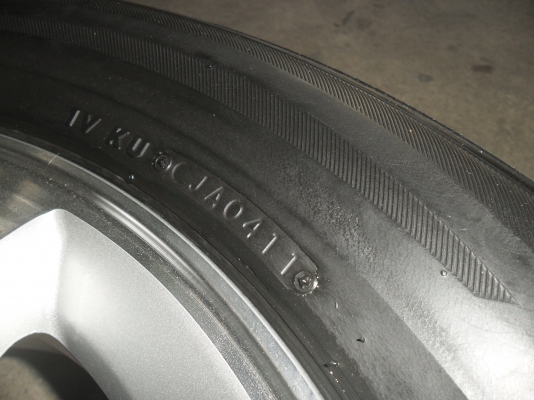 ล้อแม็ก 16นิ้ว 6รู เชฟ พร้อมยาง 235/60R16ปี11 สวยๆ 4 ล้อ ราคา 6500 บาท