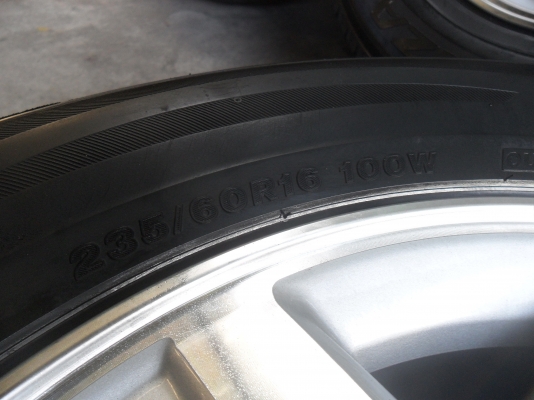 ล้อแม็ก 16นิ้ว 6รู เชฟ พร้อมยาง 235/60R16ปี11 สวยๆ 4 ล้อ ราคา 6500 บาท