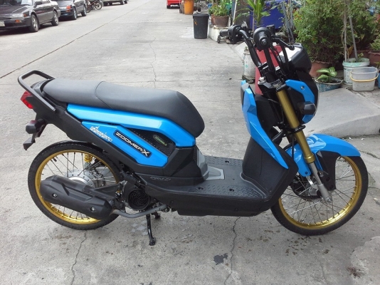 zoomer x  ปี 57   รถหลุดจำนำ รถบ้าน สวย  เครื่องแน่น  วิ่ง 8,xxx กว่ากิโล