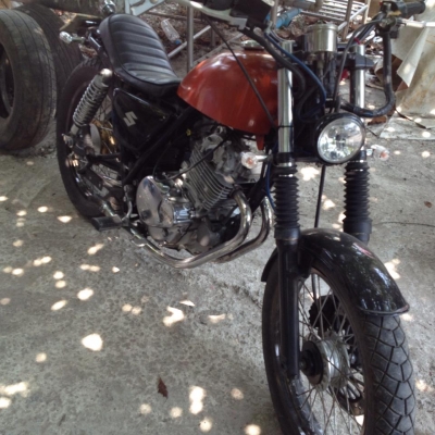 Suzuki 250CC สีดำ-ส้ม สภาพดี ยางใหม่มากๆ เครื่องยนต์ติดง่าย มีเอกสารอินวอย สนใจดูรถได้ที่นครชัยศรี นครปฐม Suzuki 250CC สีดำ-ส้ม สภาพดี ยางใหม่มากๆ เครื่องยนต์ติดง่าย มีเอกสารอินวอย สนใจดูรถได้ที่นครชัยศรี นครปฐม