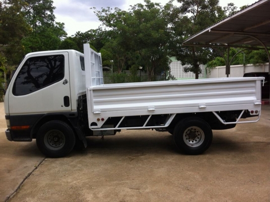 รถมิตซู แคนเตอร์