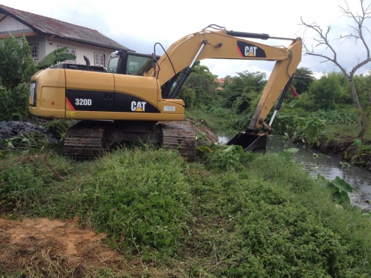 ขายดาวน์ รถแบคโฮ CAT  320 D