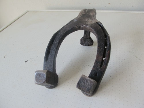 ขายเกือกม้าโลหะเก่า ดัดแปลงเป็นที่แขวนเสื้อผ้าหรือหมวกได้