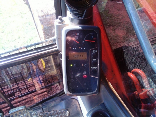 HITACHI ZX200 เครื่องเดิม ปั้มเดิม แอร์เย็น ไฟฟ้าครบ เอกสารอินวอย พร้อมจดทะเบียน HITACHI ZX200 เครื่องเดิม ปั้มเดิม แอร์เย็น ไฟฟ้าครบ เอกสารอินวอย พร้อมจดทะเบียน